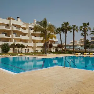 https://apt-casa-terra-with-pool-free-wifi.hotelaalgarve.com